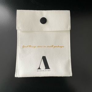 Alexa Leigh bracelet pouch
